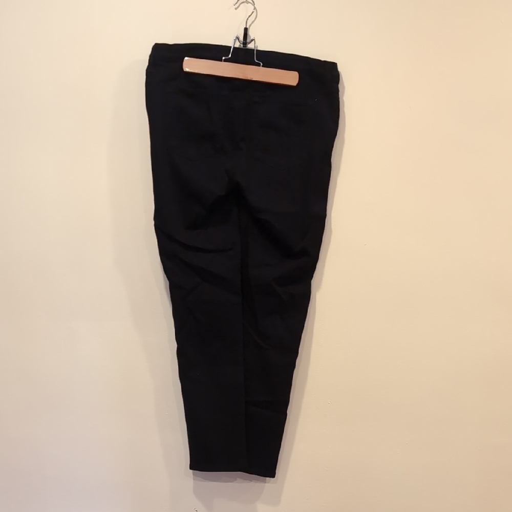 Ag Adriano Goldschmied Black Cropped Jeans - Picture 7 of 9